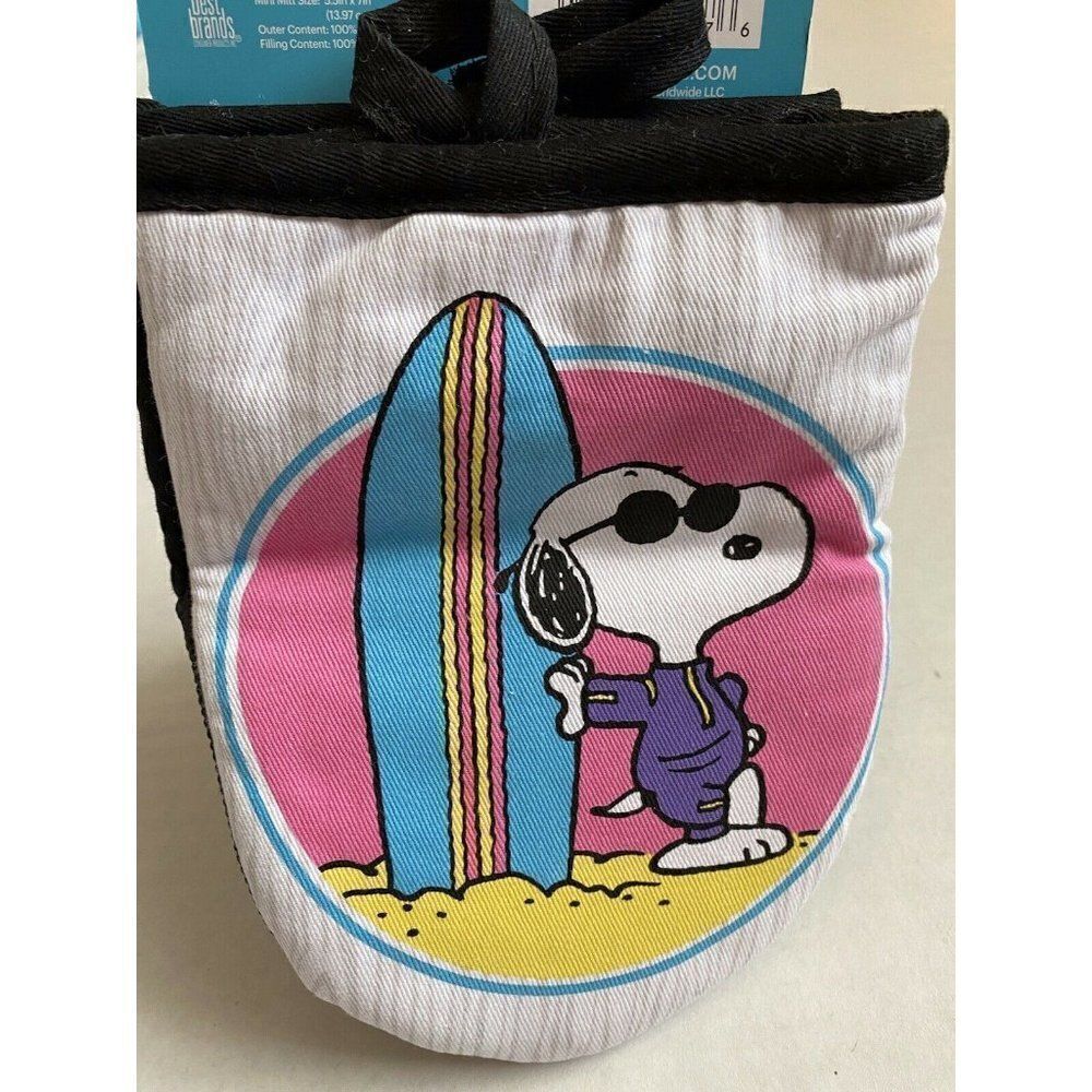 ‎Peanuts Snoopy Joe Cool Surfboard Kitchen Oven Mit - Picture 2 of 6